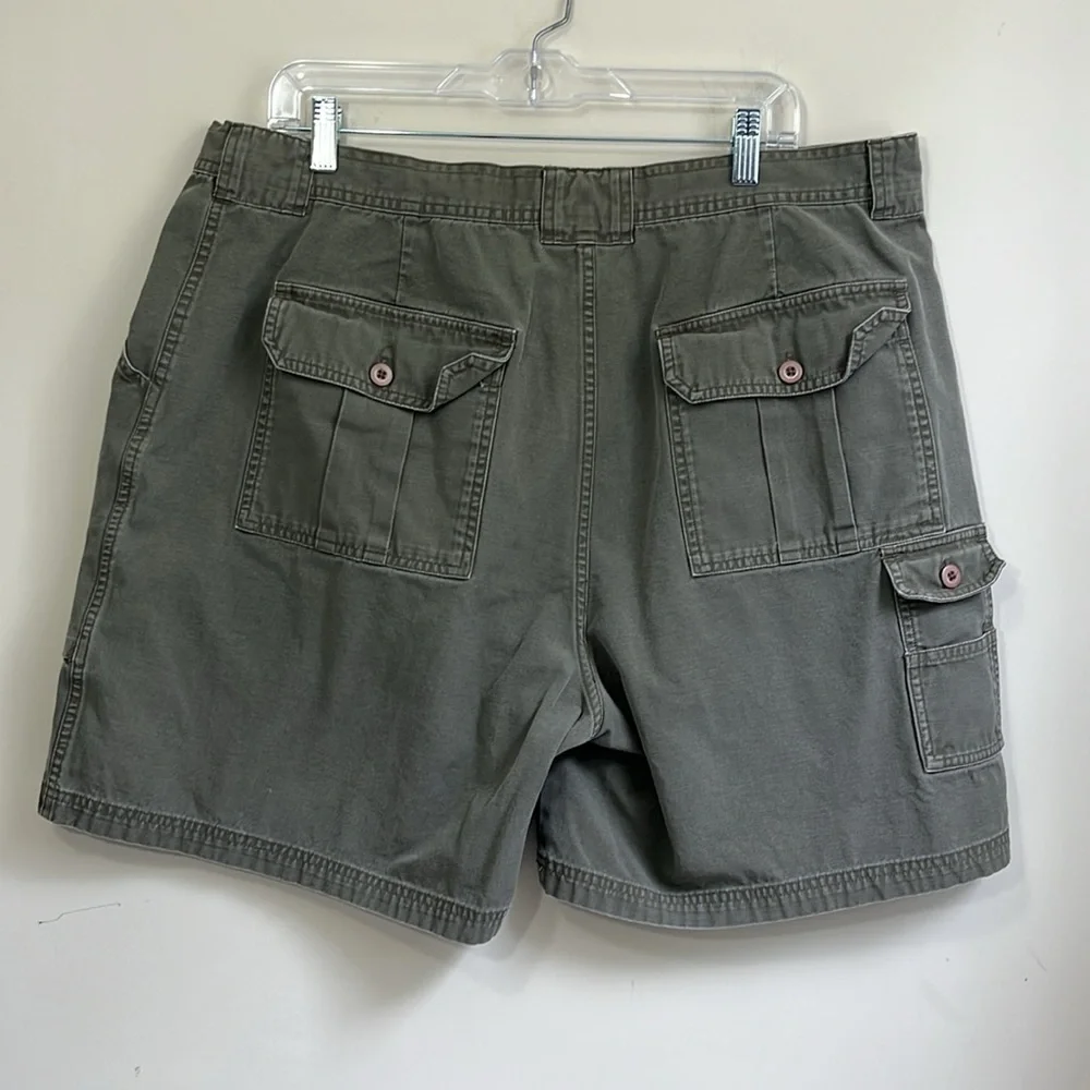 Cabela’s Men’s Cargo Shorts Size 40